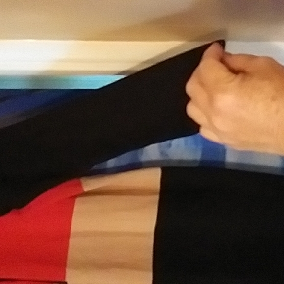 Joan Cass Cardigan - Picture 3 of 7